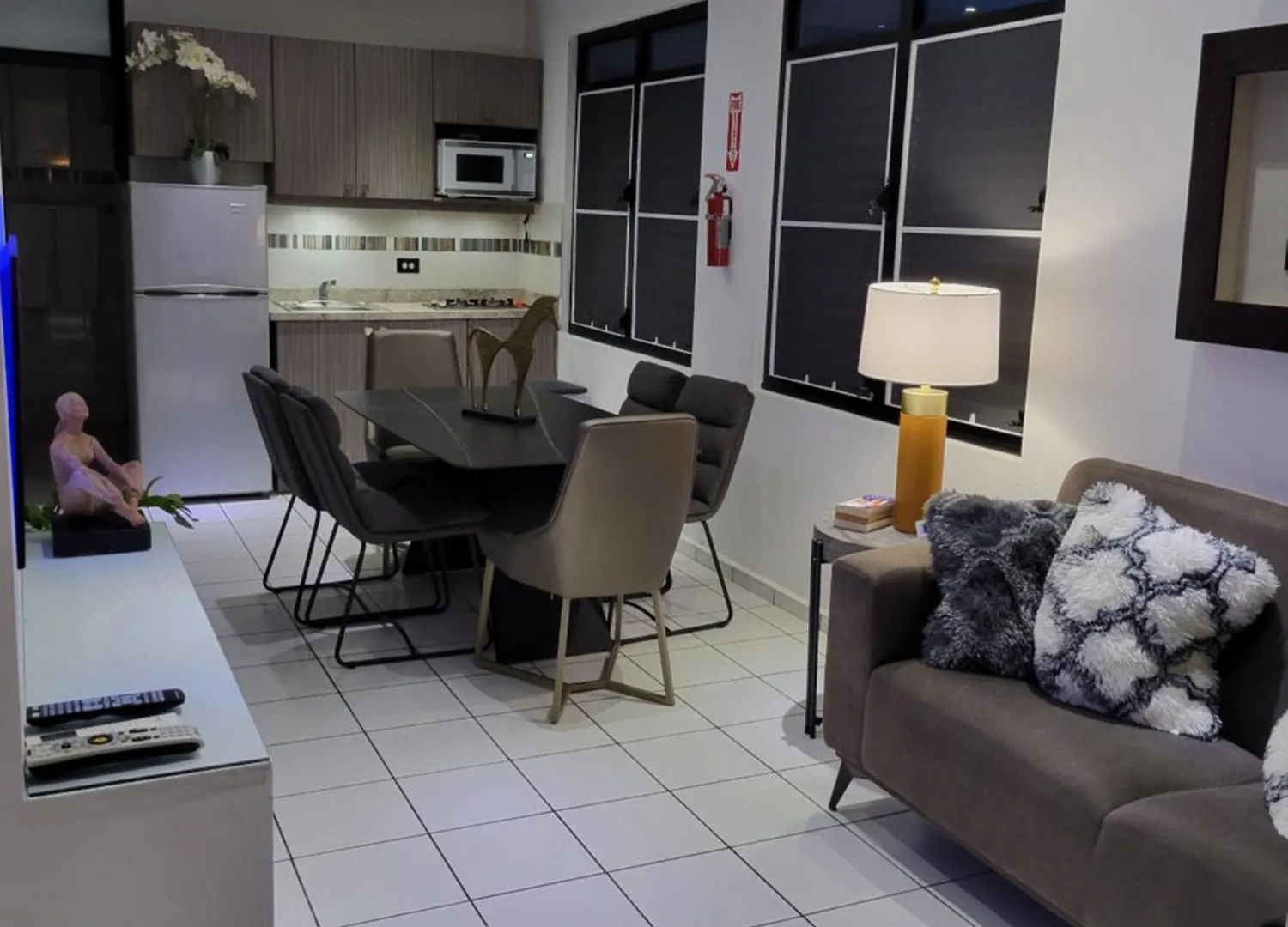 Luichy'S Seaside Hotel At Playa El Combate Guest house