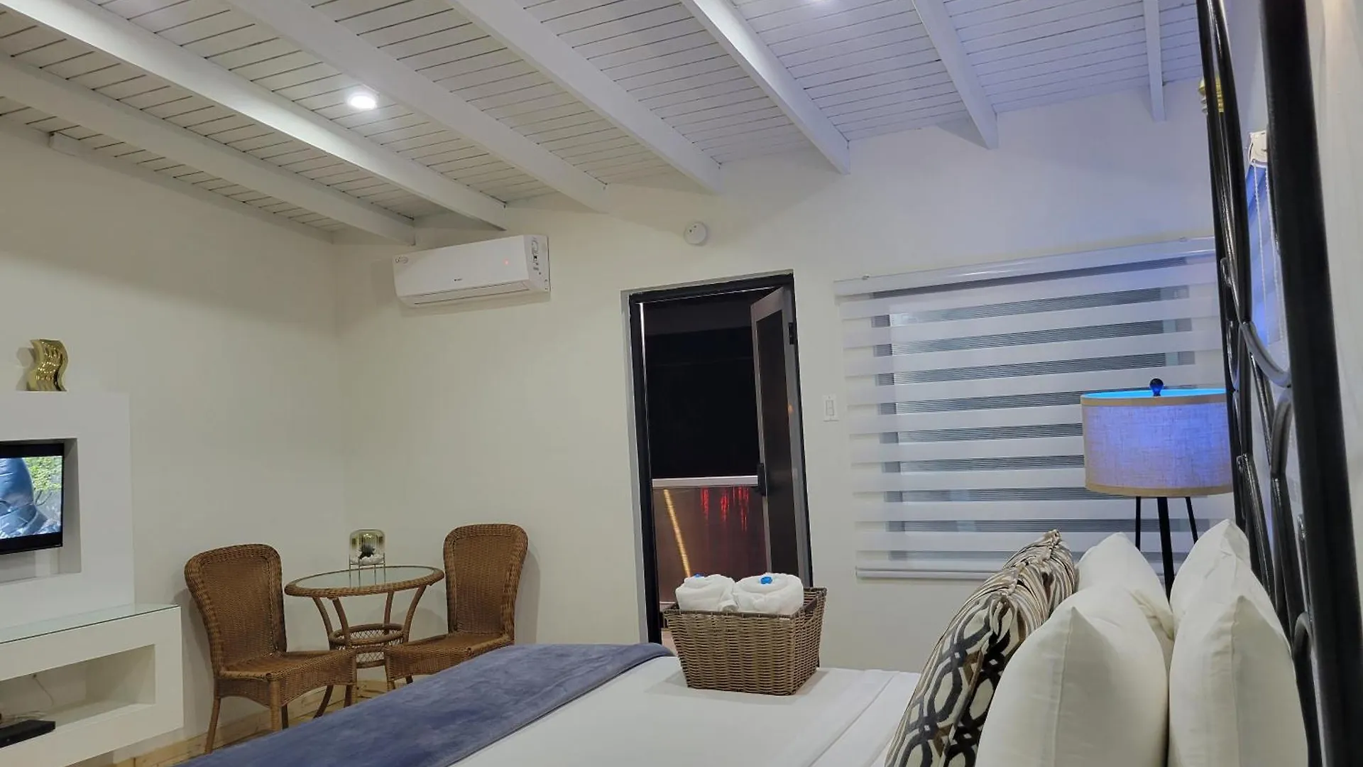 Luichy'S Seaside Hotel At Playa El Combate 2*,