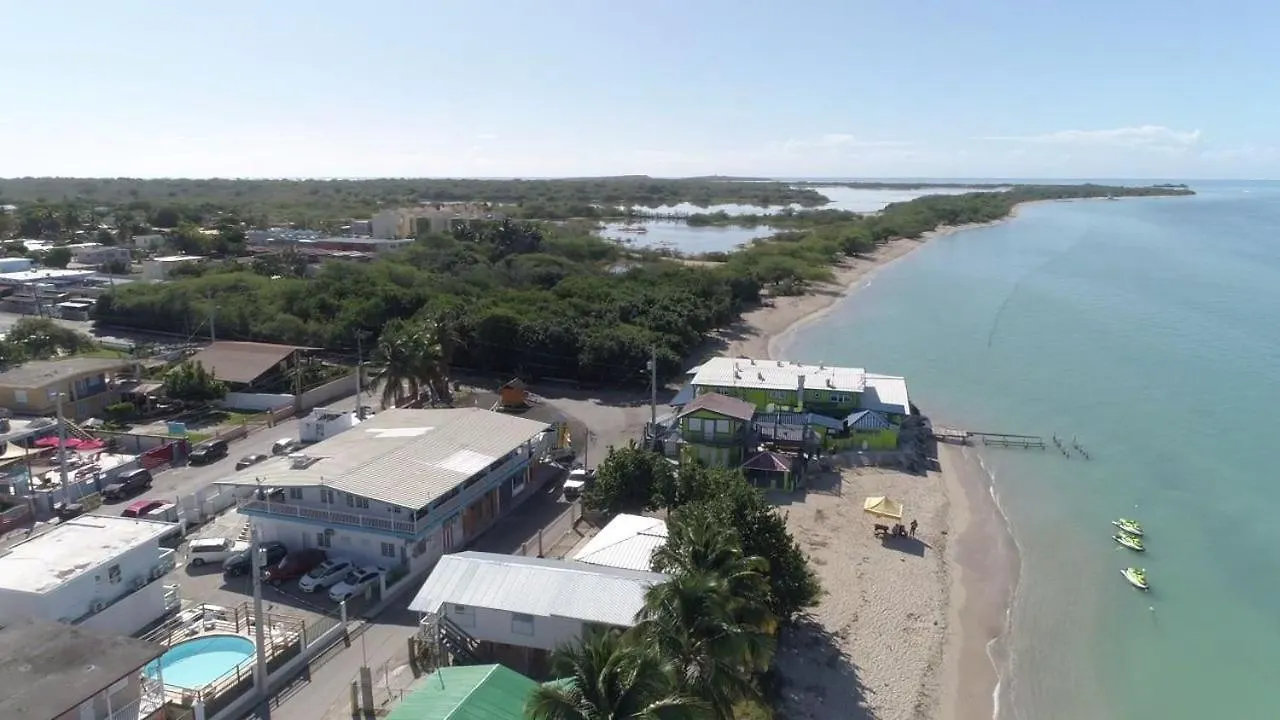 Luichy\'S Seaside Hotel At Playa El Combate contacts